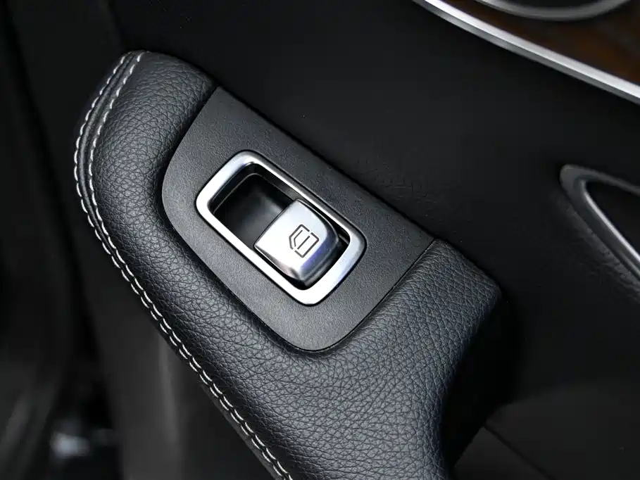 Mercedes-Benz GLC 2022 Model GLC 260 L 4MATIC Luxury Edition фото 27