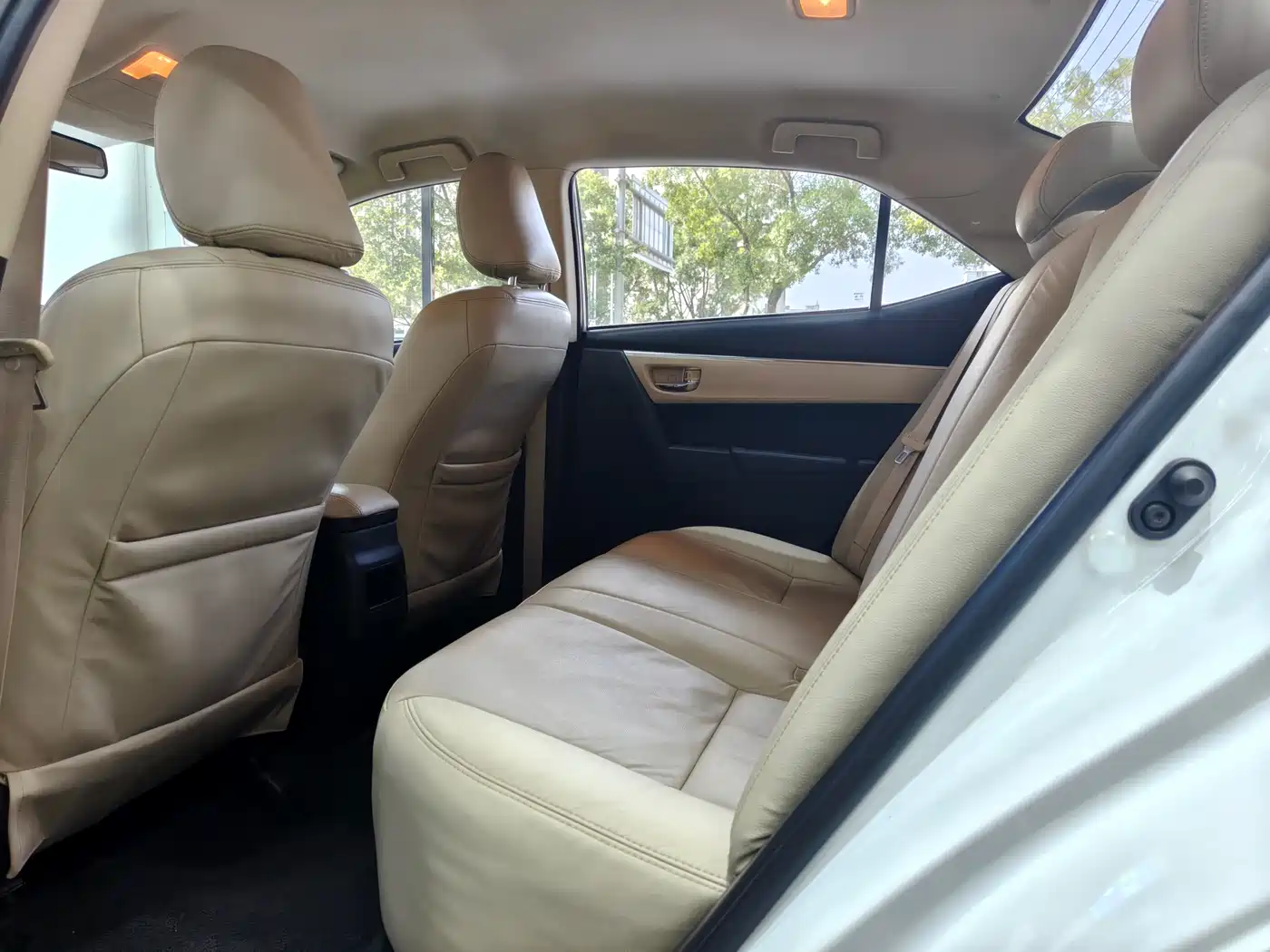 Toyota Corolla 2017 Facelift 1.2T S-CVT GL фото 9