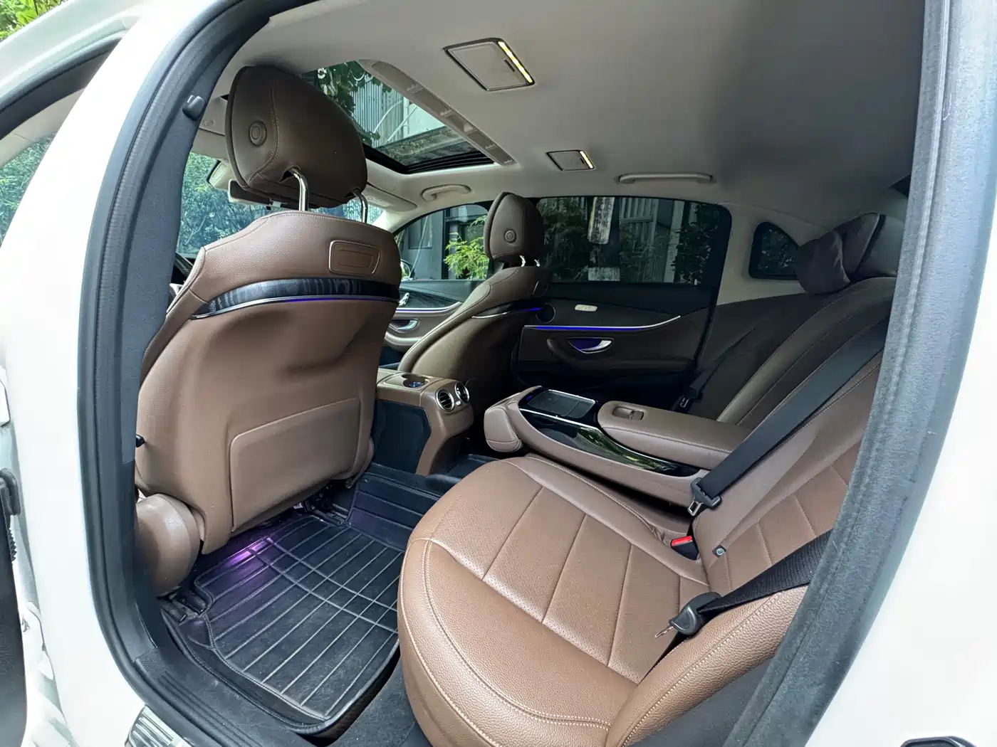 Mercedes-Benz E-Class 2016 E 200 L Sport Type фото 8