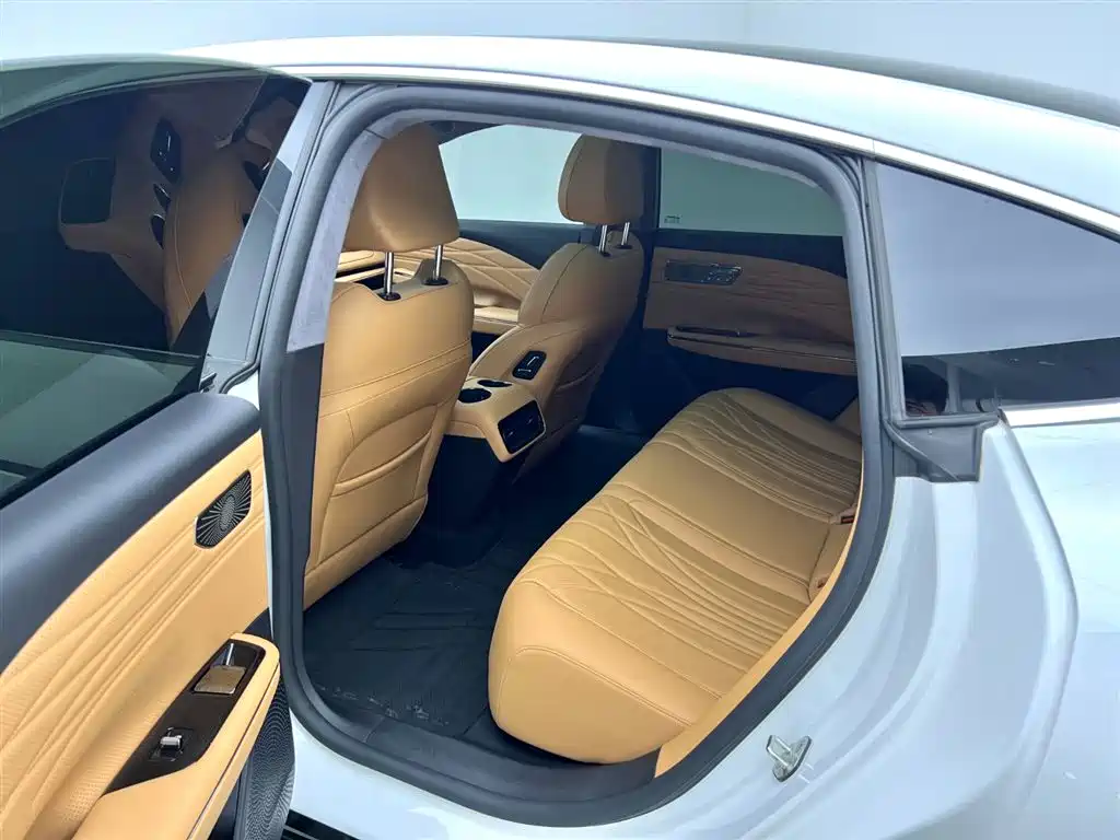 Geely Galaxy Galaxy Xingyao 8 2025 130km EM-P Starship Edition фото 8