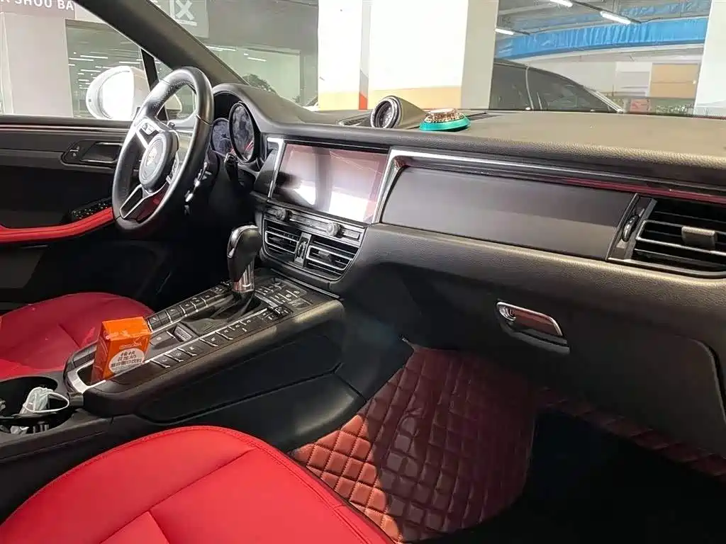 Porsche Macan 2018 Macan 2.0T фото 12