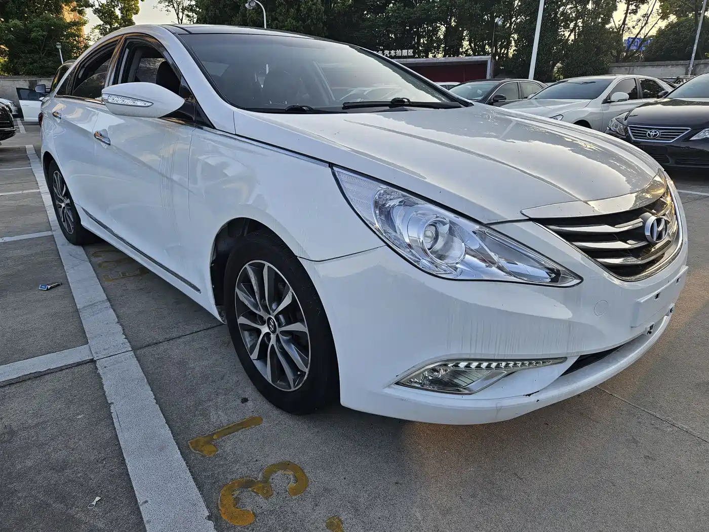 Hyundai Sonata 2013 2.4L Automatic Leading Edition (China IV) фото 3