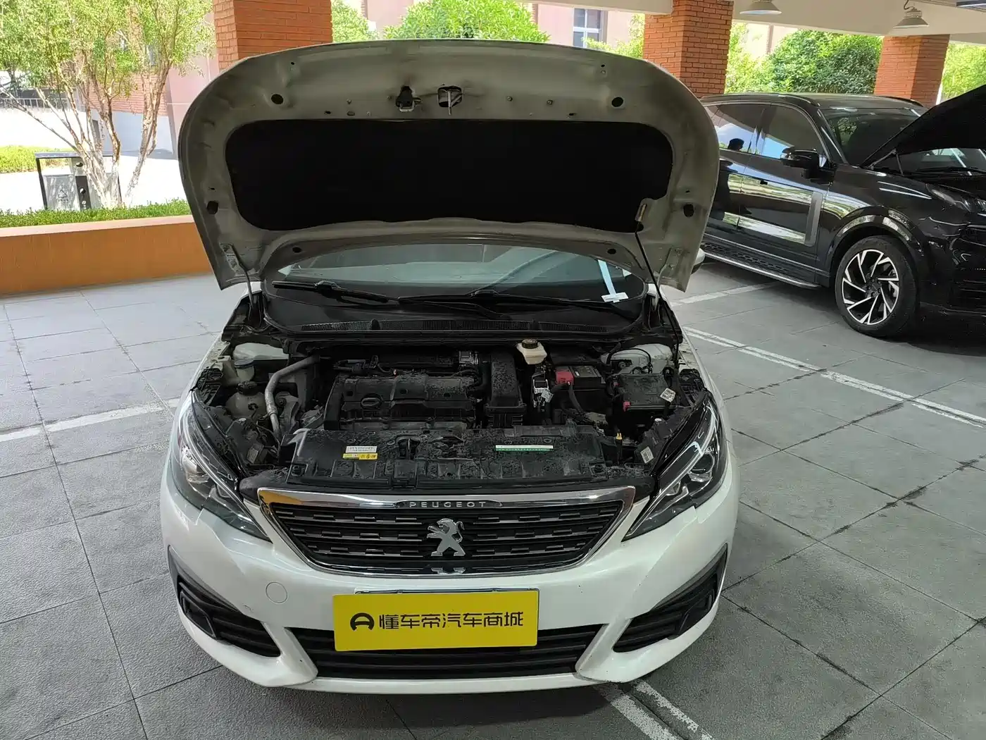 Peugeot 308 2017 2016 1.6L Automatic Luxury