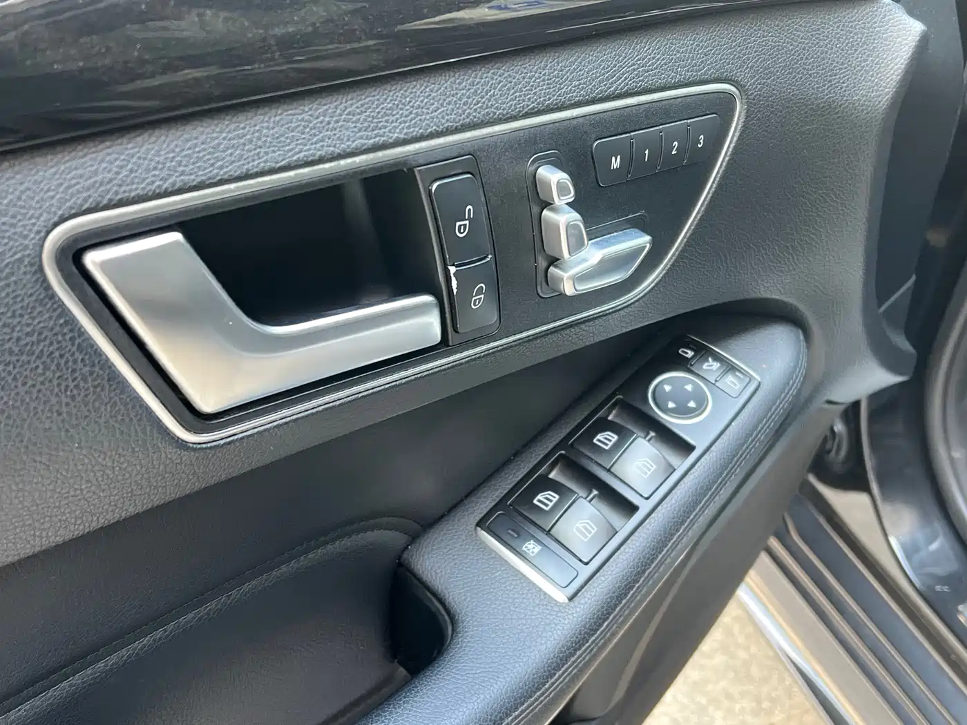 Mercedes-Benz E-Class 2015 E 260 L Sport фото 10