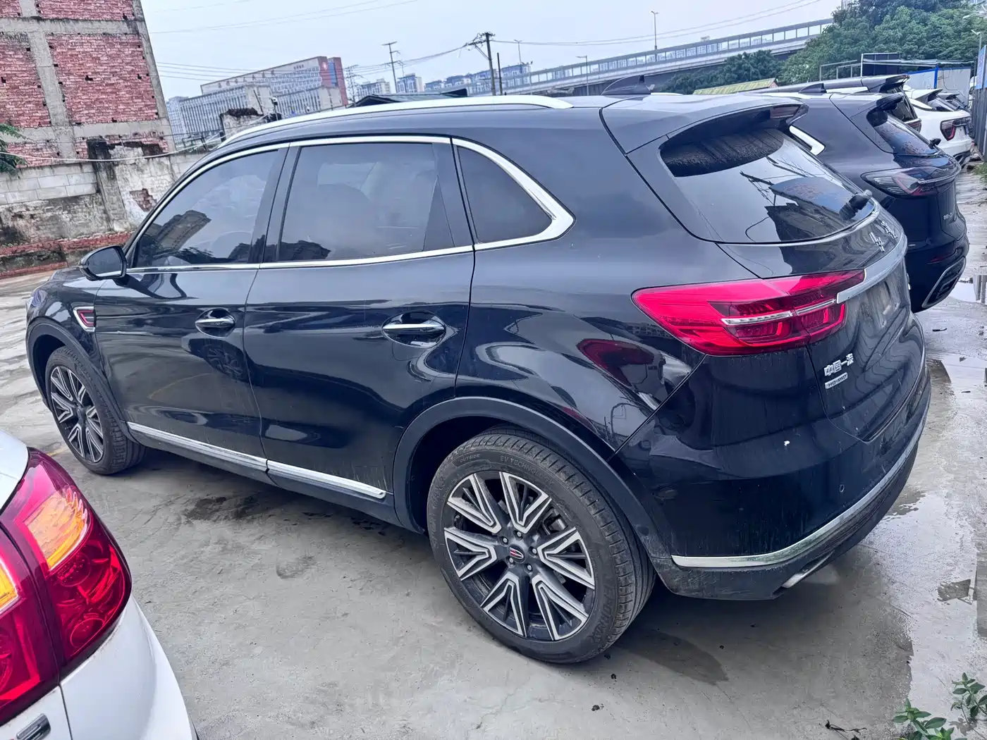 Hongqi HS5 2022 Facelift 2.0T Smart Flag Enjoyment AWD Edition фото 4