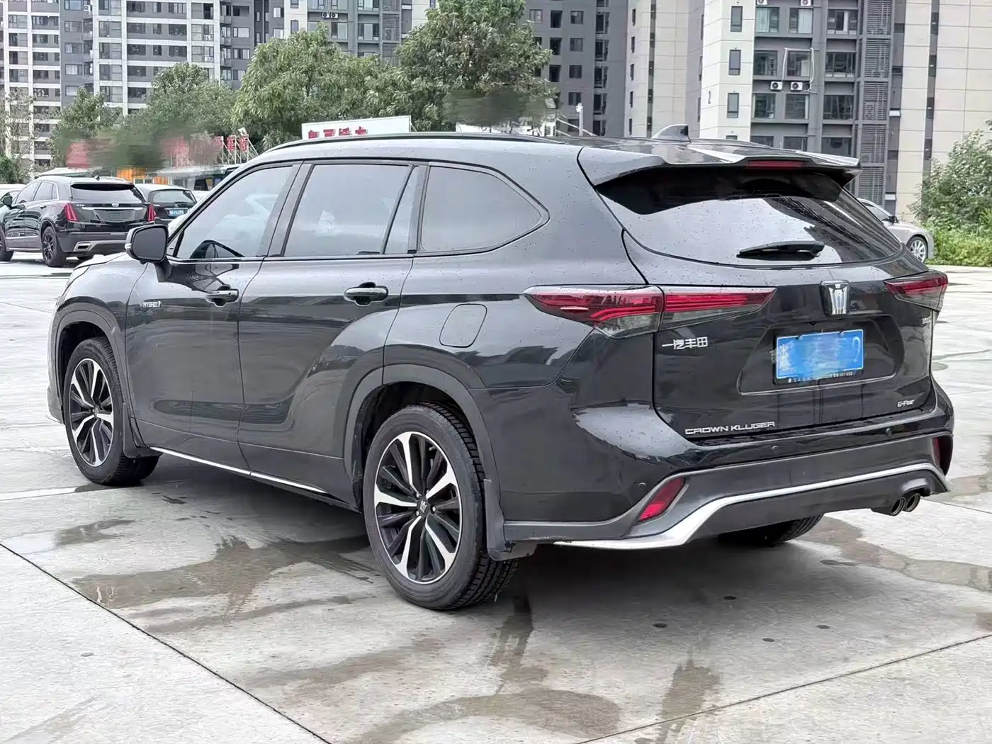Photo 4 - Toyota Crown Kluger