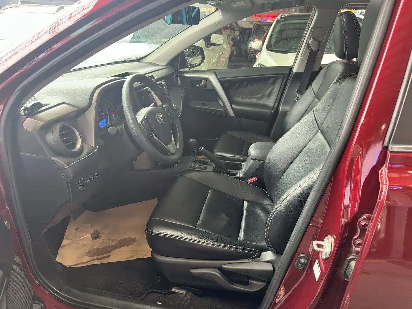 Toyota RAV4 Rongfang 2016 2.0L CVT 2WD Trend (China V) фото 15