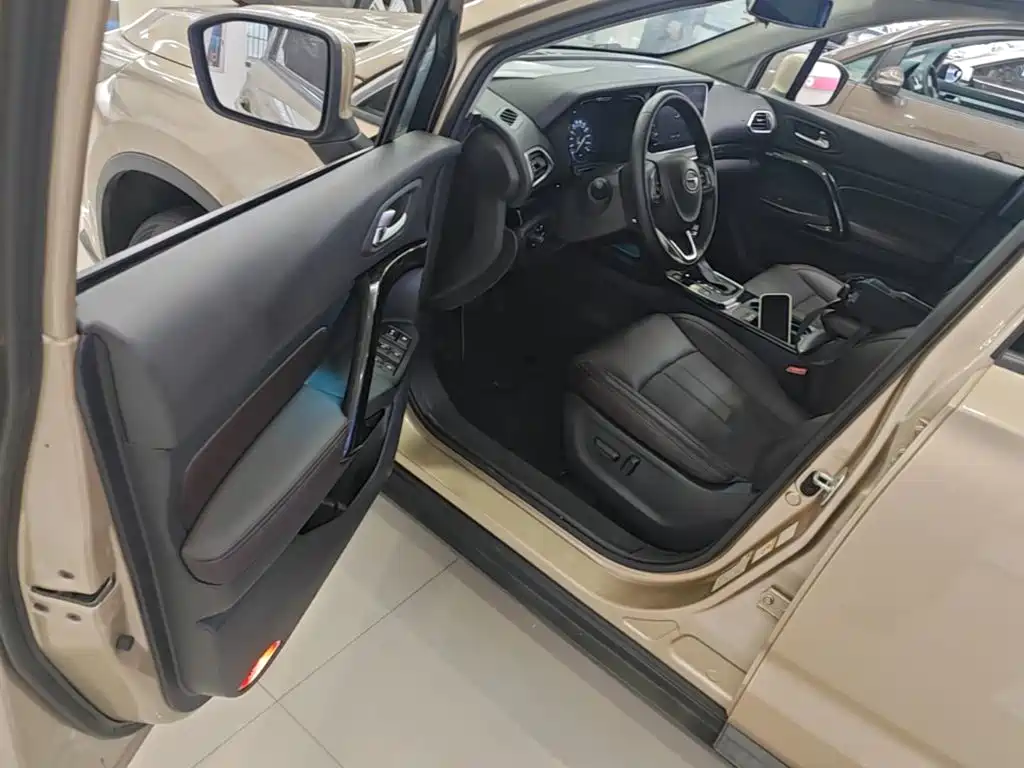 صورة 16 - GAC Trumpchi GS4