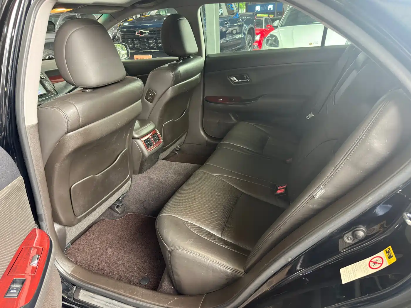 Toyota Crown 2011 2.5L Royal Leather Sunroof Special Edition фото 16