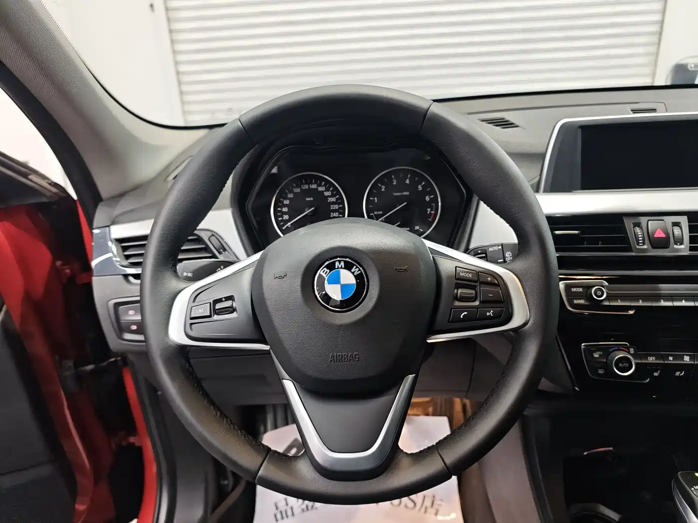 BMW X1 2016 sDrive18Li Premium Model фото 11