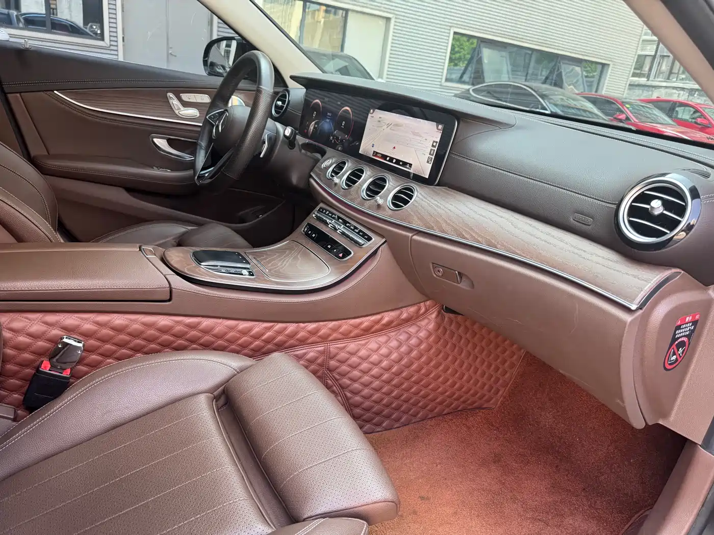 Mercedes-Benz E-Class 2022 Second Facelift E 300 L Luxury фото 11