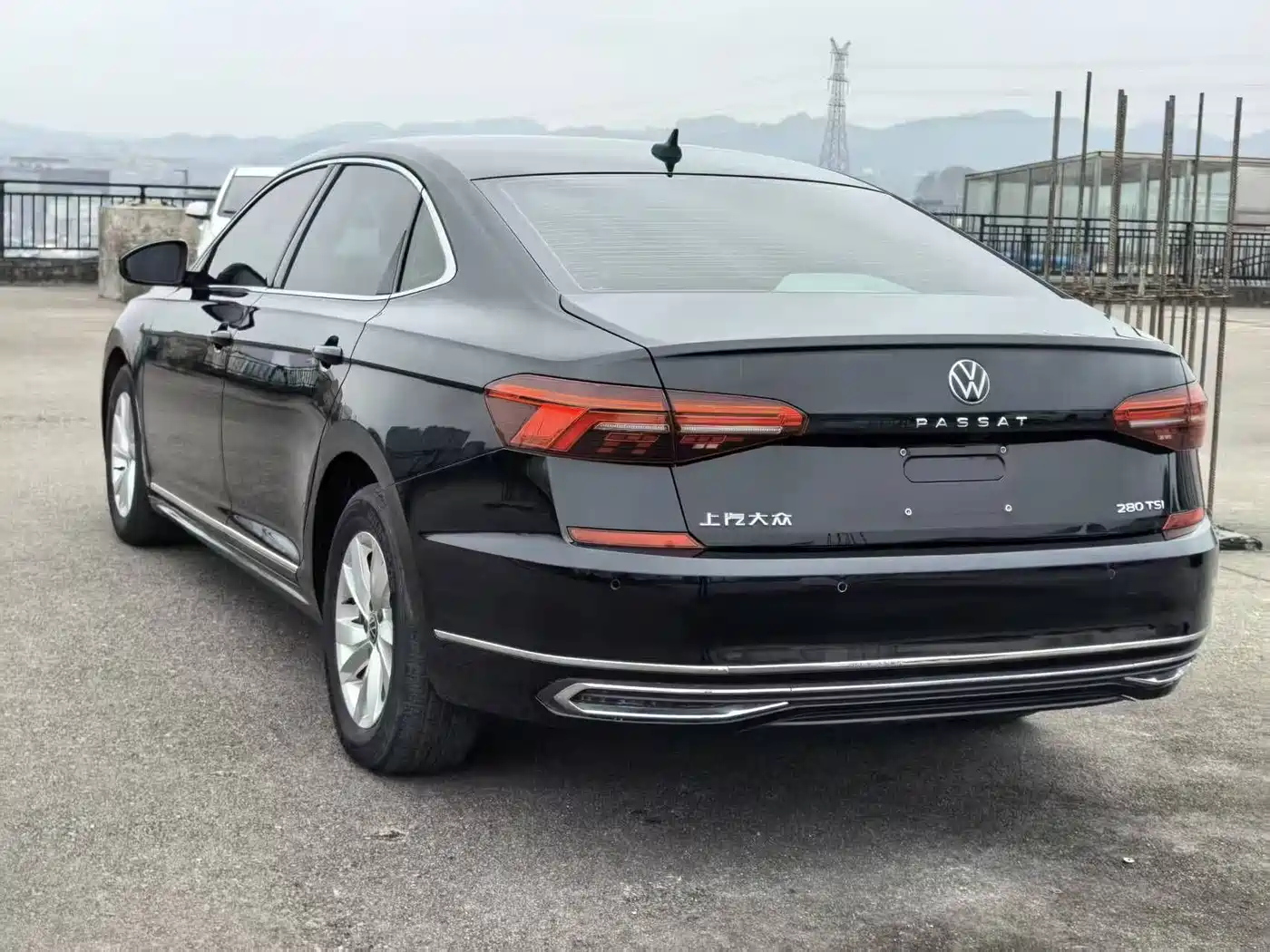 Volkswagen Passat 2022 280TSI Business Edition фото 6
