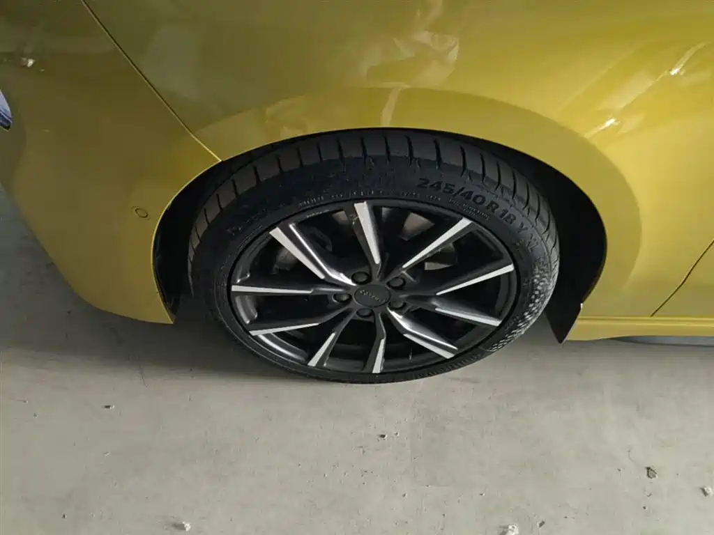 Lynk & Co 03 2022 03+ 2.0TD Auto Wind Rider Edition фото 23