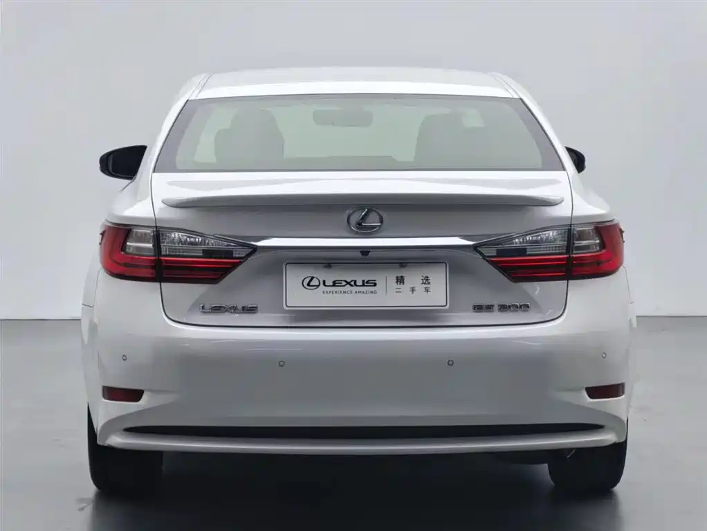 Lexus ES 2015 200 Elite Edition фото 20