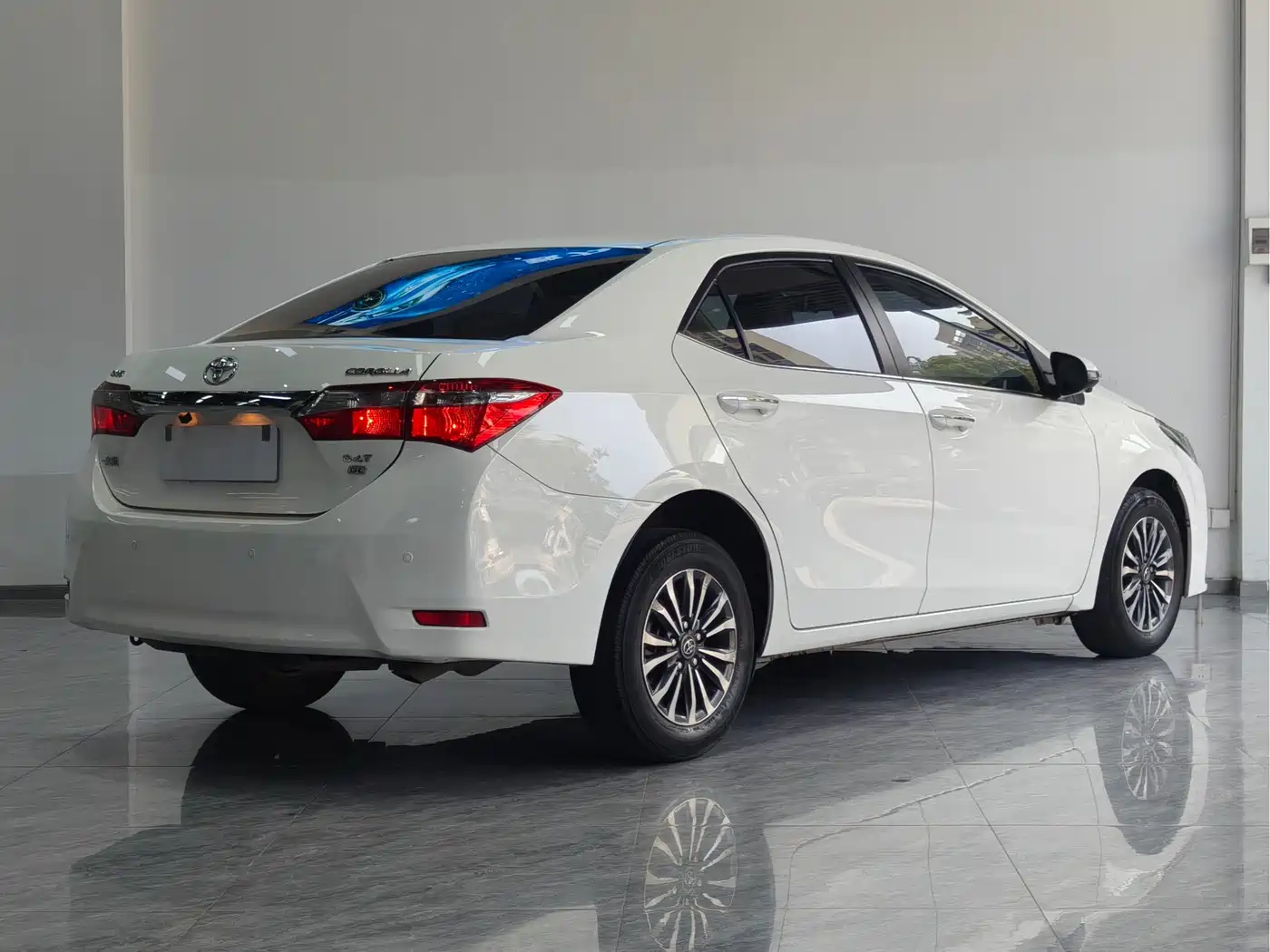 Toyota Corolla 2017 Facelift 1.2T S-CVT GL фото 3
