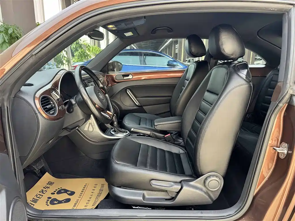 Volkswagen Beetle 2017 180TSI Enjoy фото 10