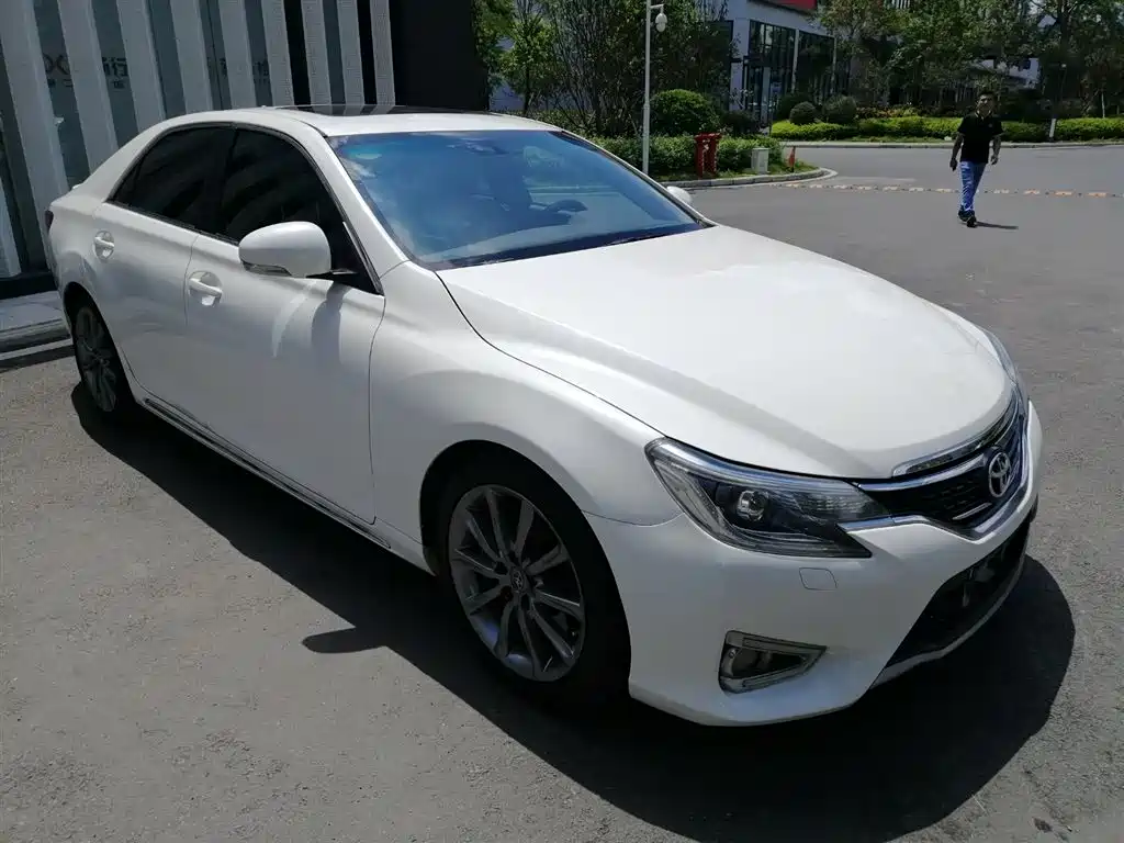 Toyota Reiz 2013 2.5V Premium Edition фото 3