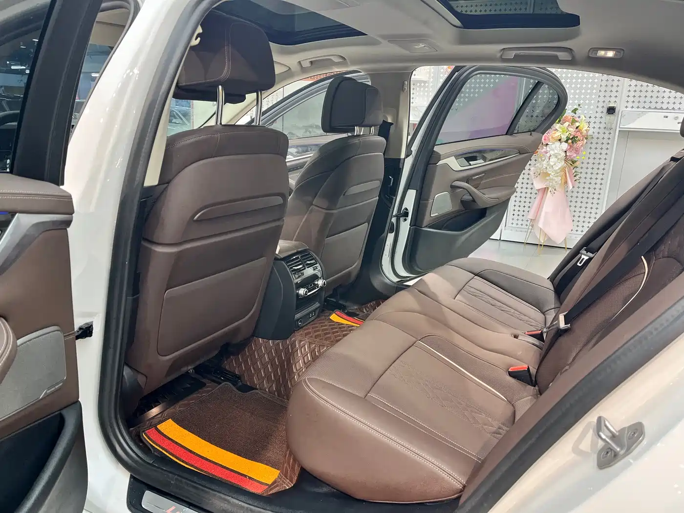 BMW 5 Series 2021 530Li Premium Luxury Package фото 10