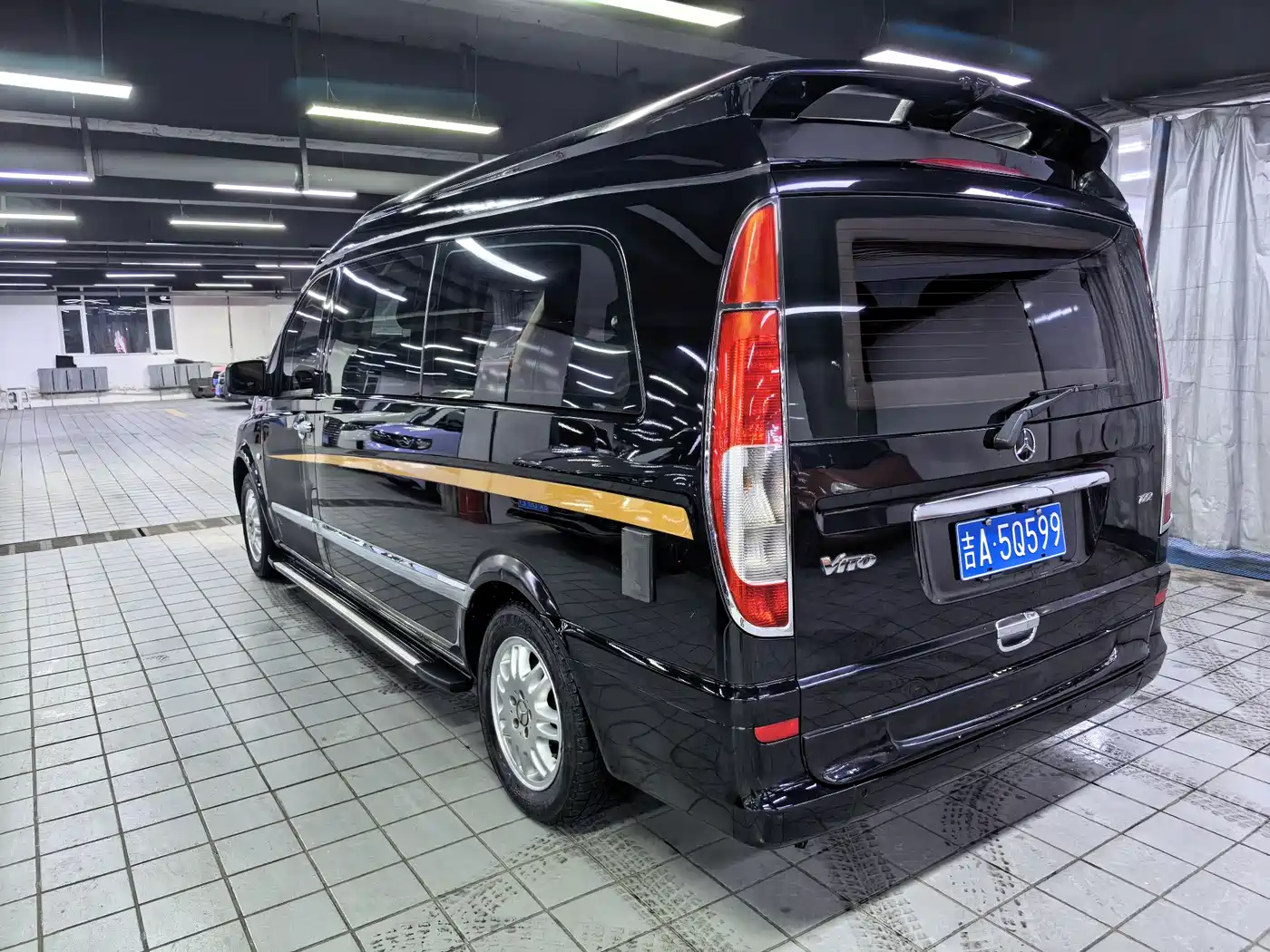 Mercedes-Benz Vito 2013 Model 3.0L Elite Edition фото 17