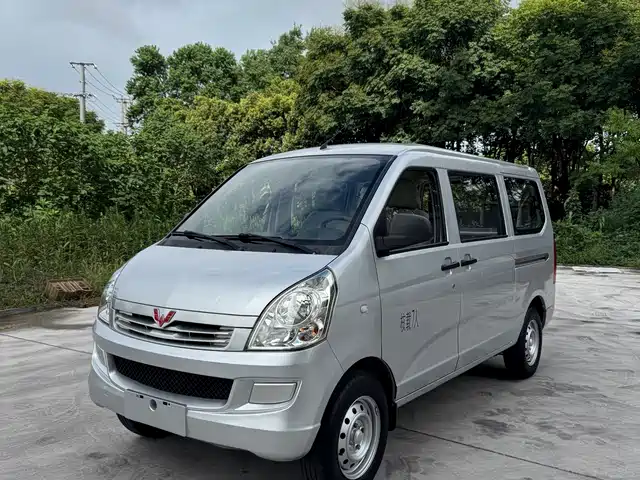 Wuling Rongguang S 1.2L, Стандарт, кондиционер, 7 мест, LSI
