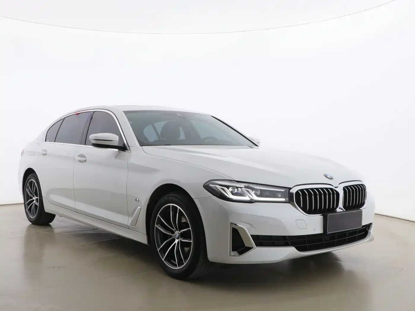 BMW 5 Series 2021 525Li M Sport Package фото 3