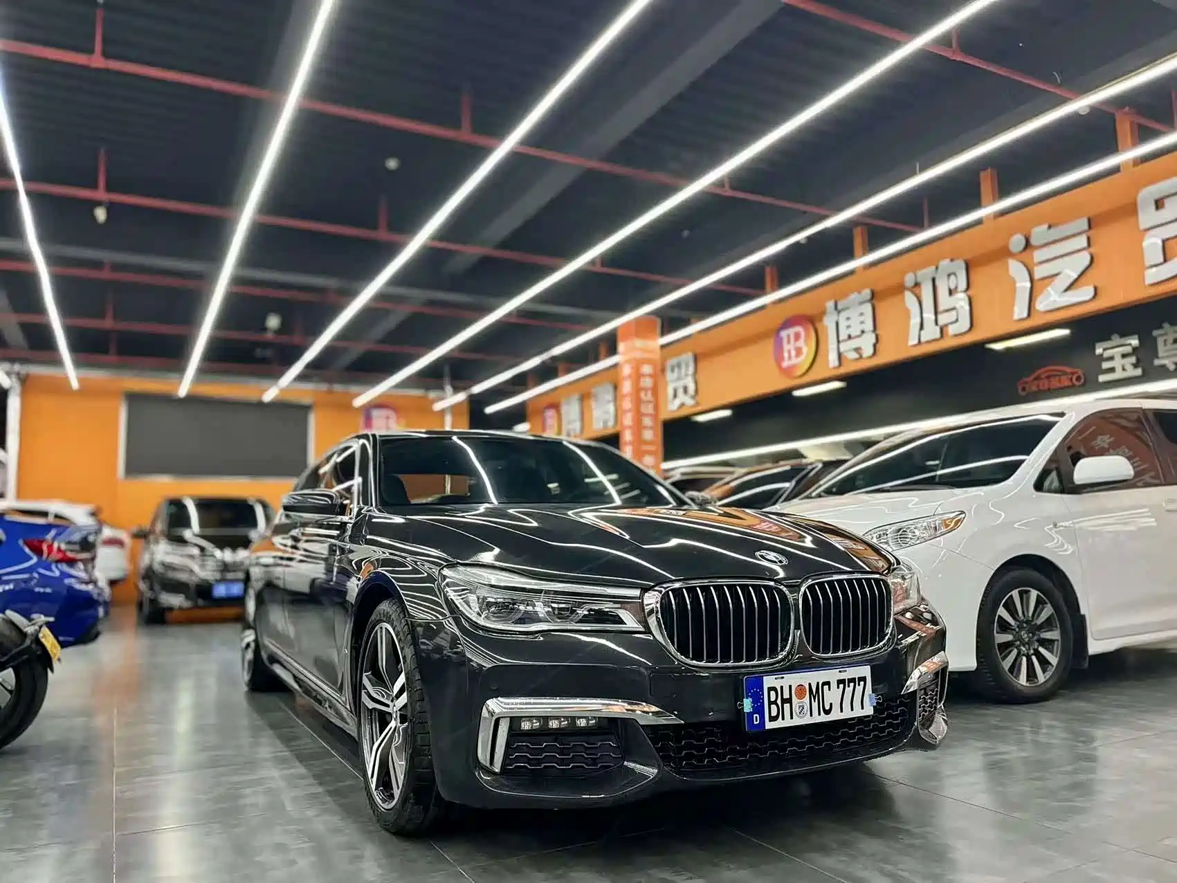 Фото 3 - BMW 7 Series