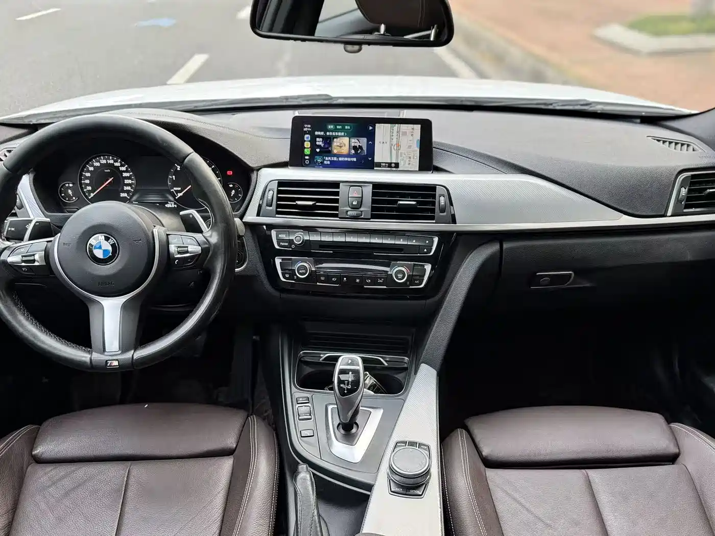 BMW 3 Series 2019 320i M Sport Black Night Edition фото 4