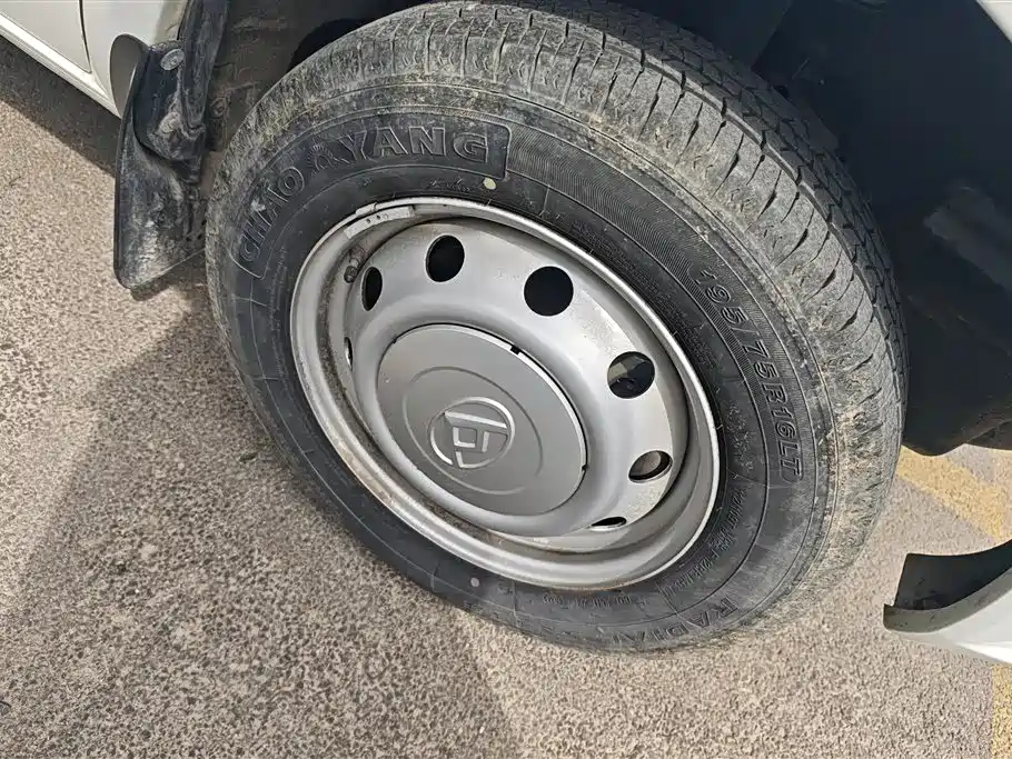 SAIC MAXUS XINTU V80