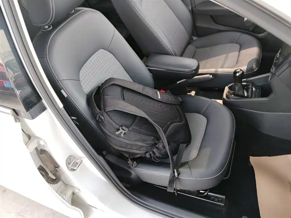 Volkswagen Santana 2018 1.5L Manual Comfort Edition фото 25