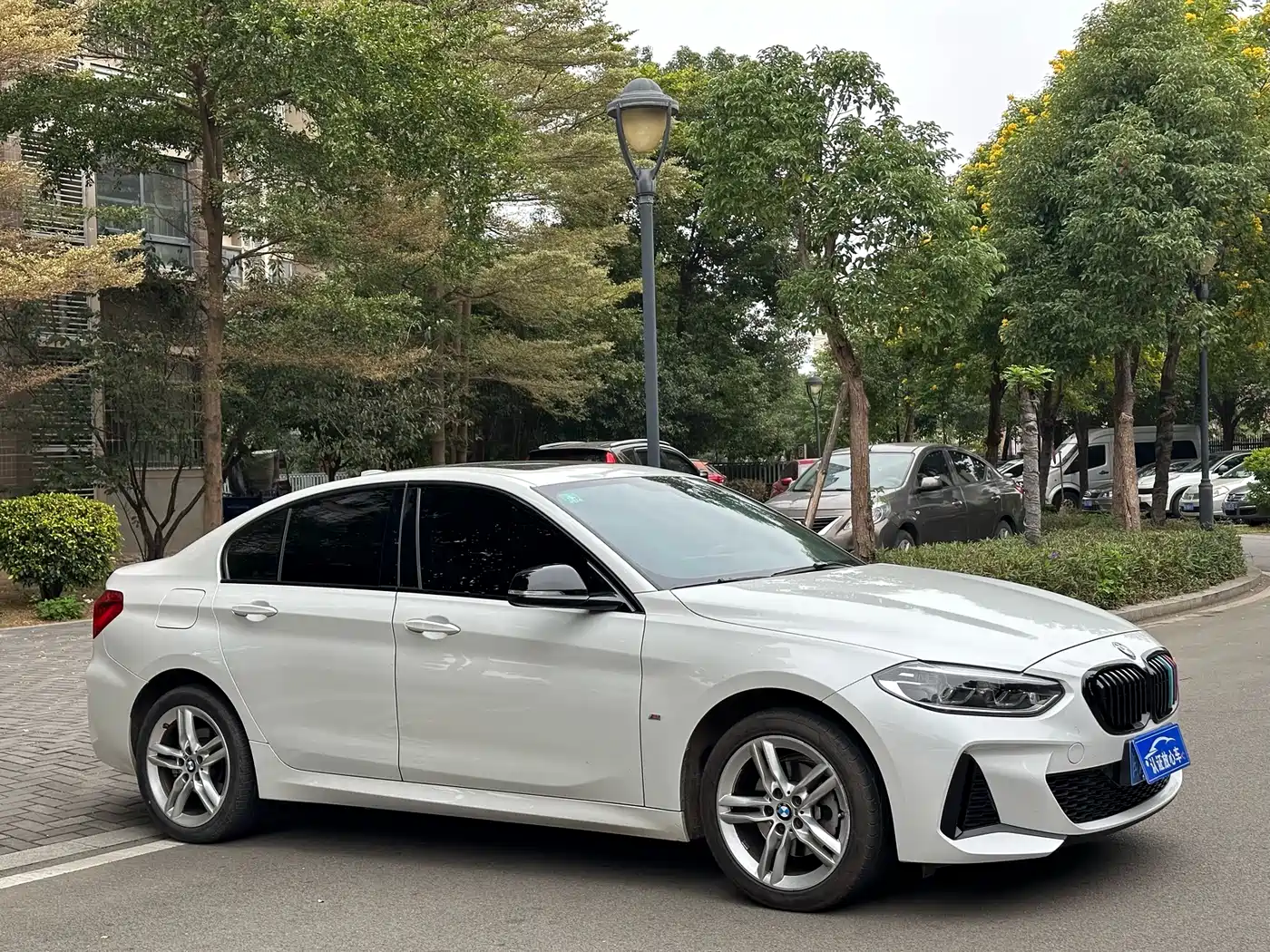 BMW 1 Series 2021 Facelift 120i M Sport Shadow Edition фото 3