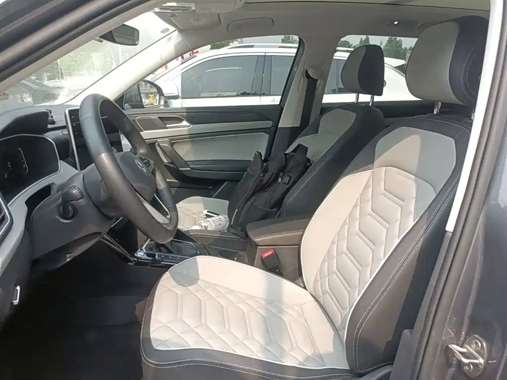 Volkswagen Tayron 2023 300TSI 2WD Luxury Plus Advanced Edition фото 22