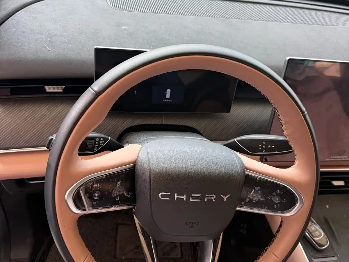 Chery Tiggo 8L 2025 2024 2.0T 2WD Luxury Edition 7-Seater
