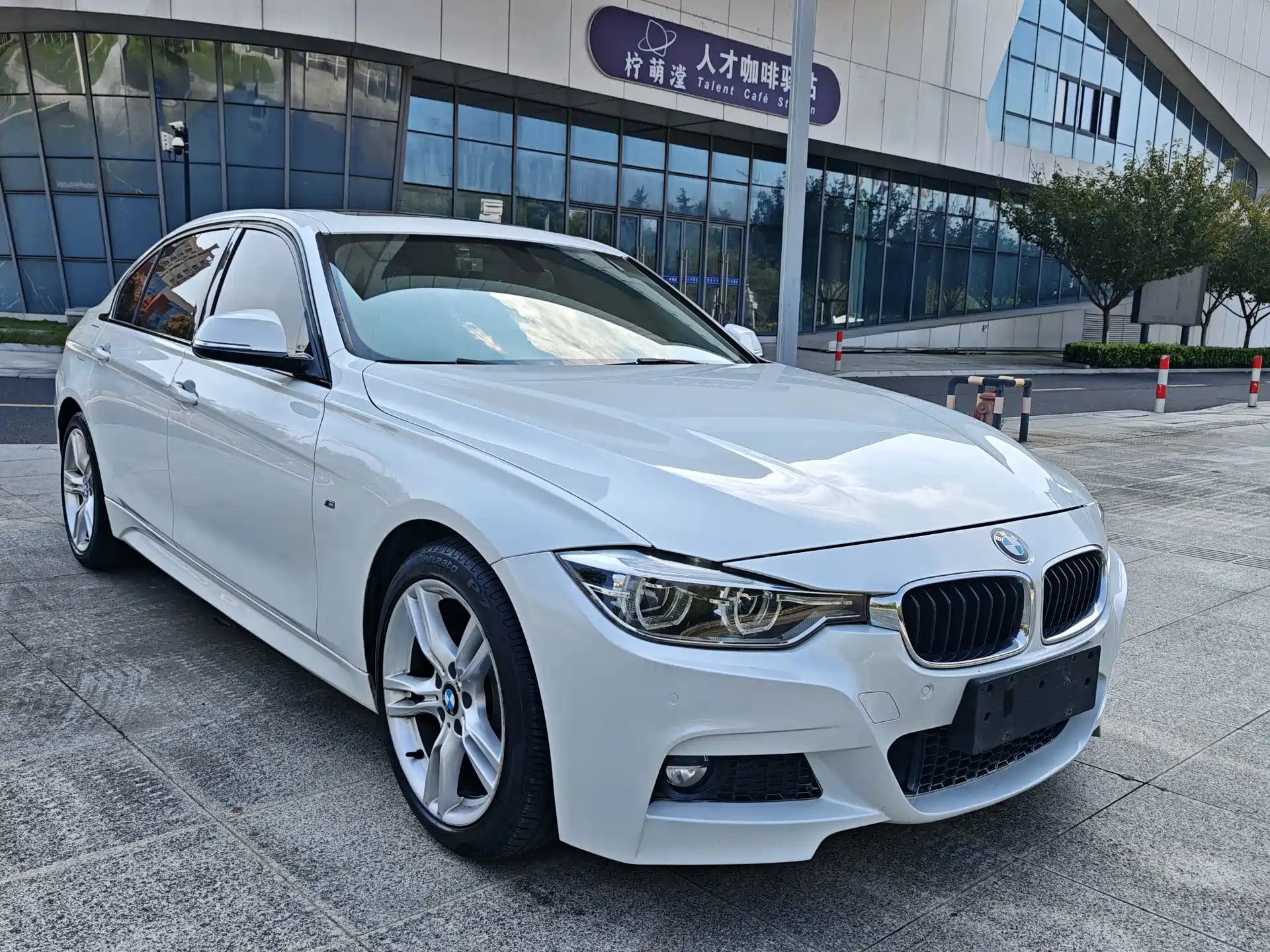صورة 7 - BMW 3 Series