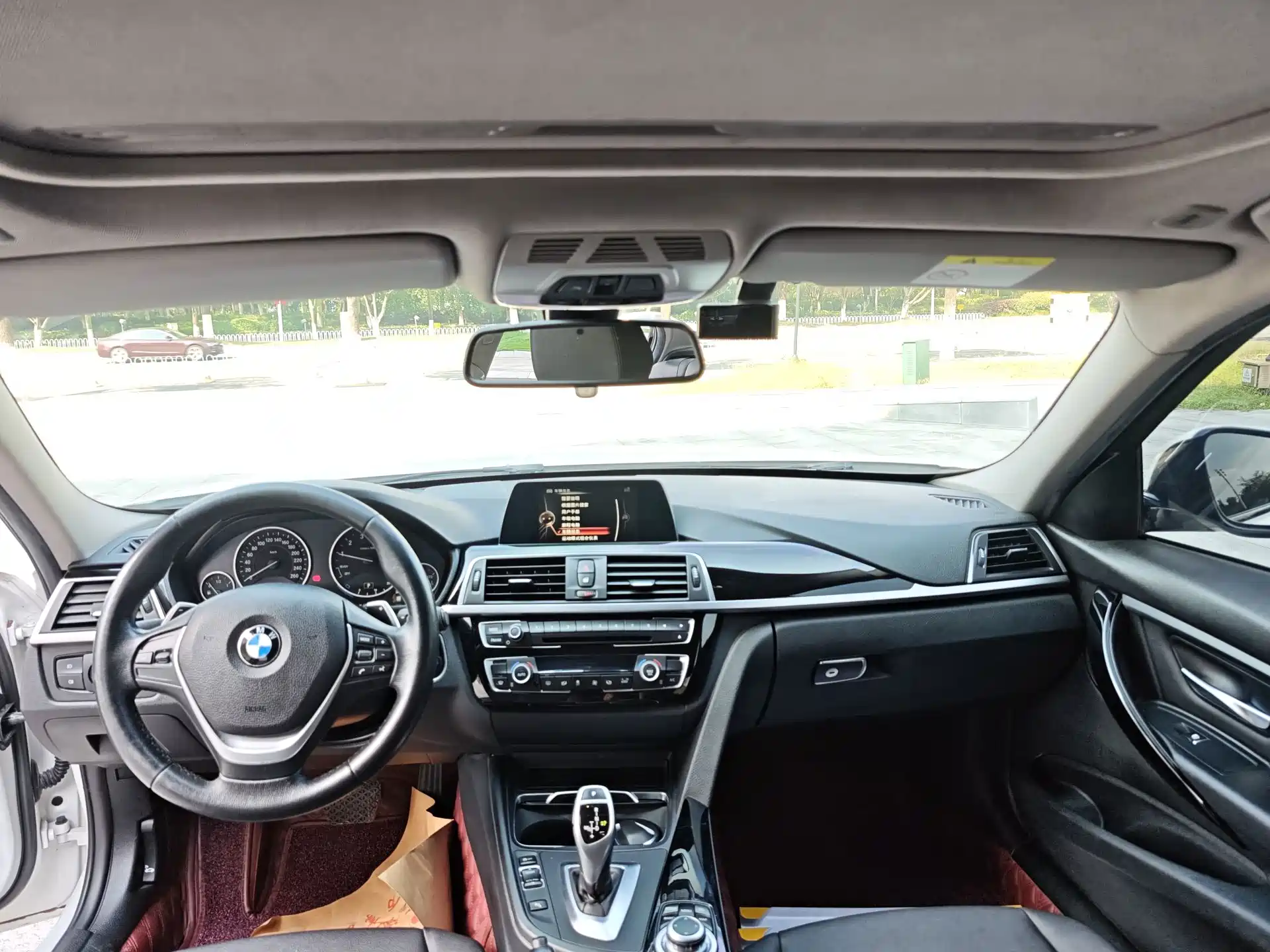 صورة 8 - BMW 3 Series