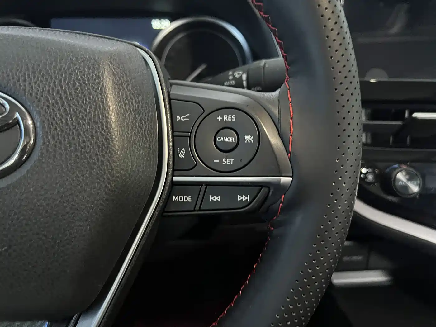 Toyota Camry 2021 2.0G Luxury Edition фото 20
