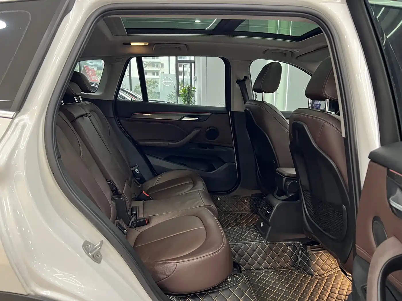 BMW X1 2018 sDrive18Li Premium Model фото 10