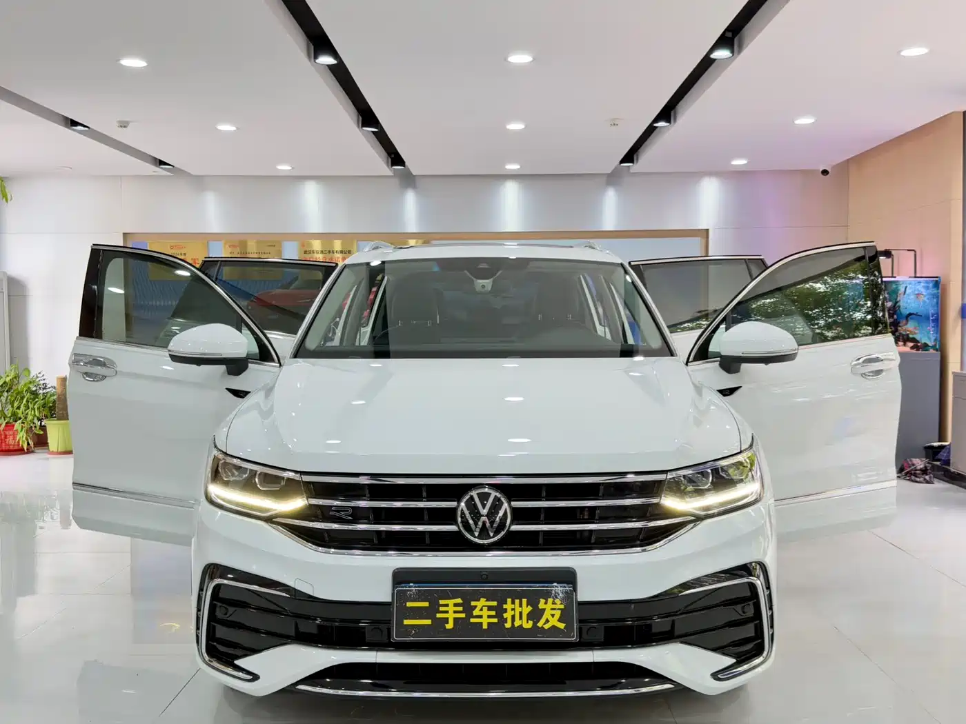Volkswagen Tiguan L 2022 330TSI Auto 2WD R-Line Premium Edition фото 16