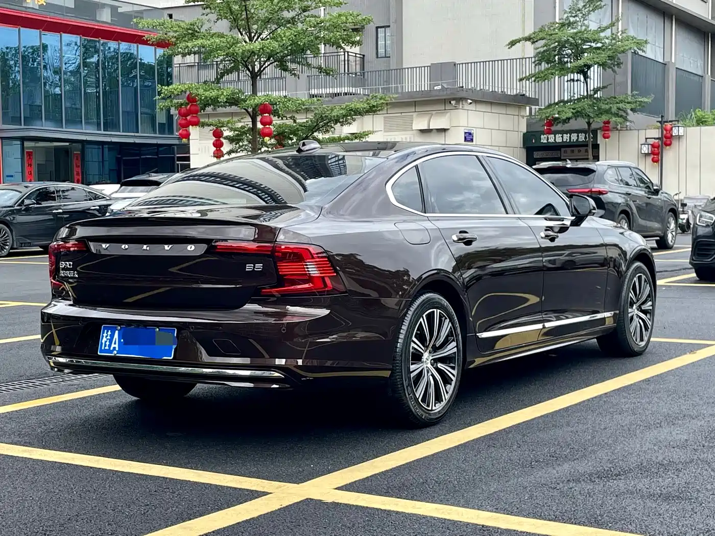 Volvo S90 2021 Model B5 Inscription Luxury Edition фото 4