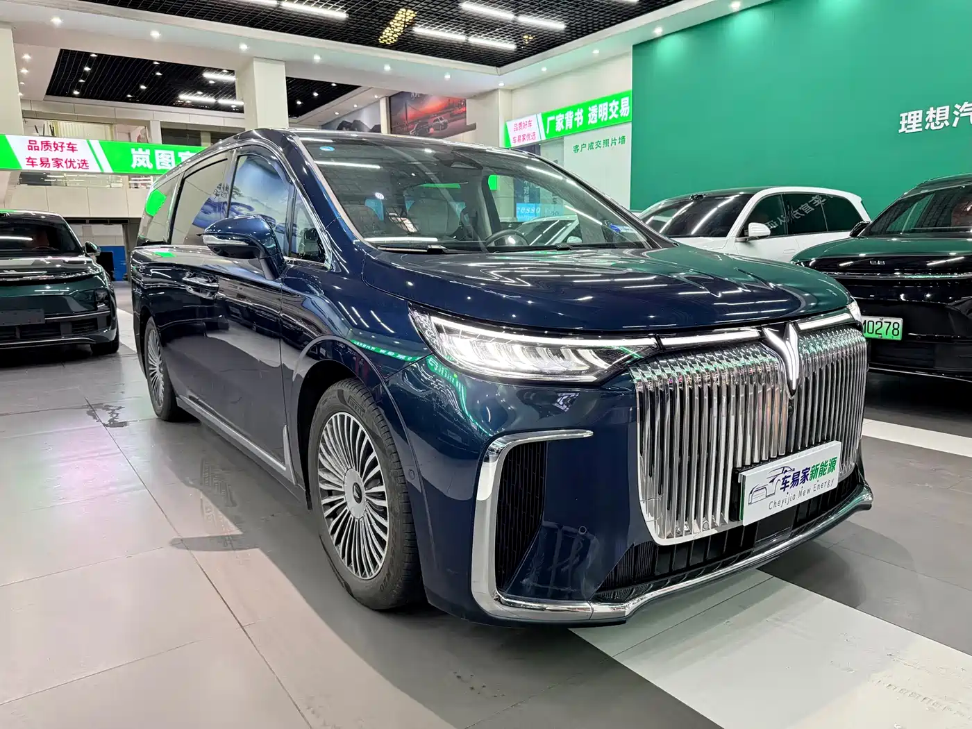 Voyah Auto Voyah Dreamer 2025 PHEV AWD Flagship Kunpeng Edition фото 3