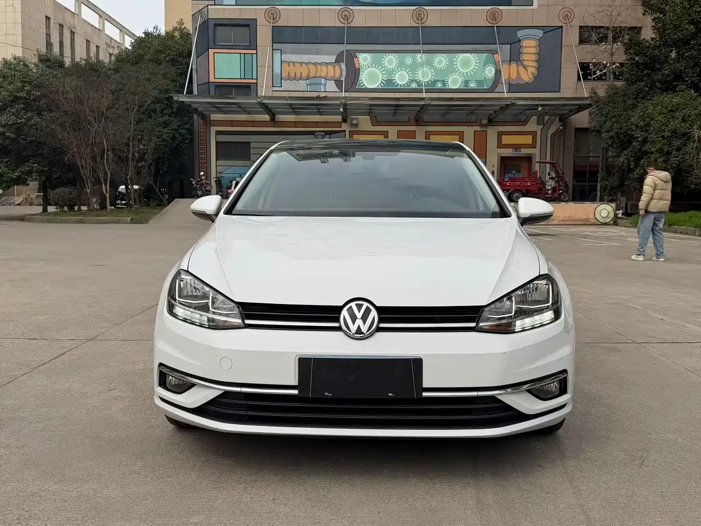 Volkswagen Golf 2020 Beloved Edition 280TSI DSG Comfort фото 2