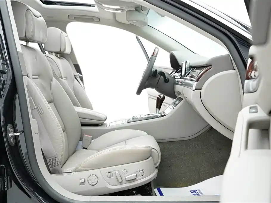 Audi A8 2009 Audi A8L 4.2 FSI quattro Premium фото 27