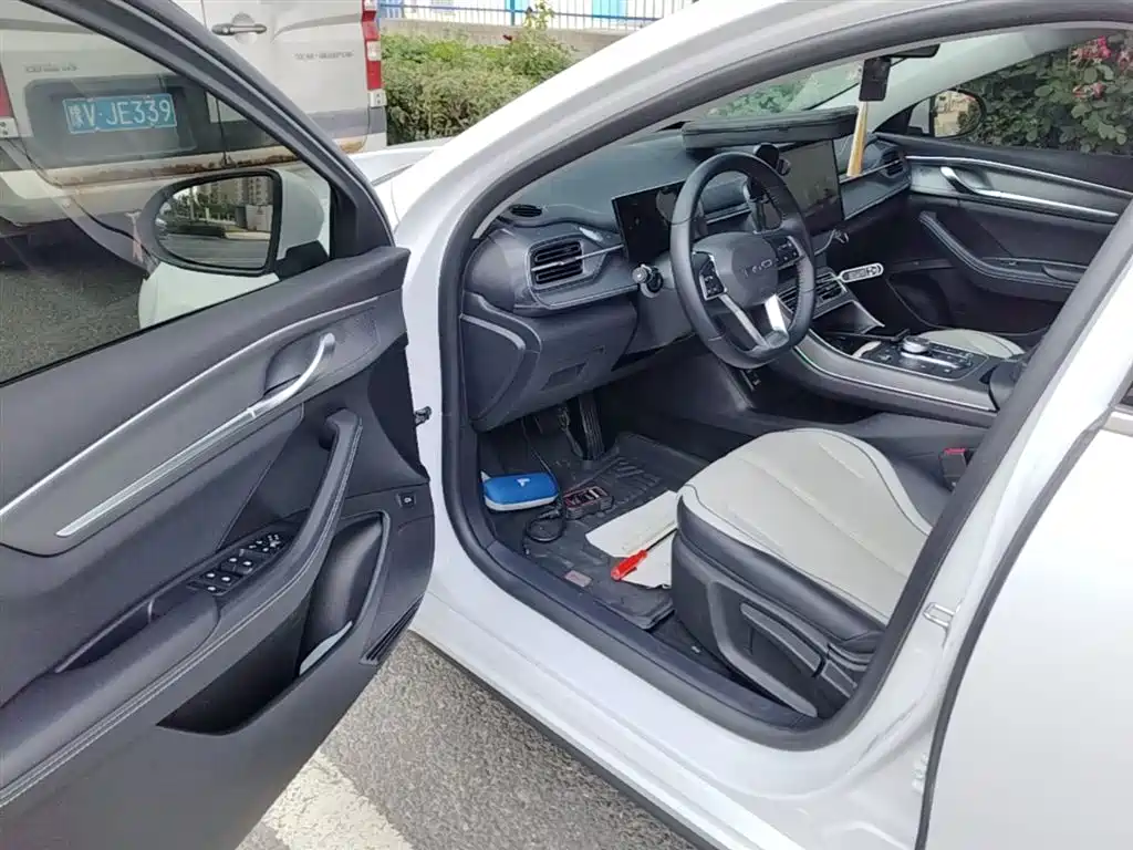 BYD Destroyer 05 2024 Glory Edition DM-i 55KM Luxury фото 16