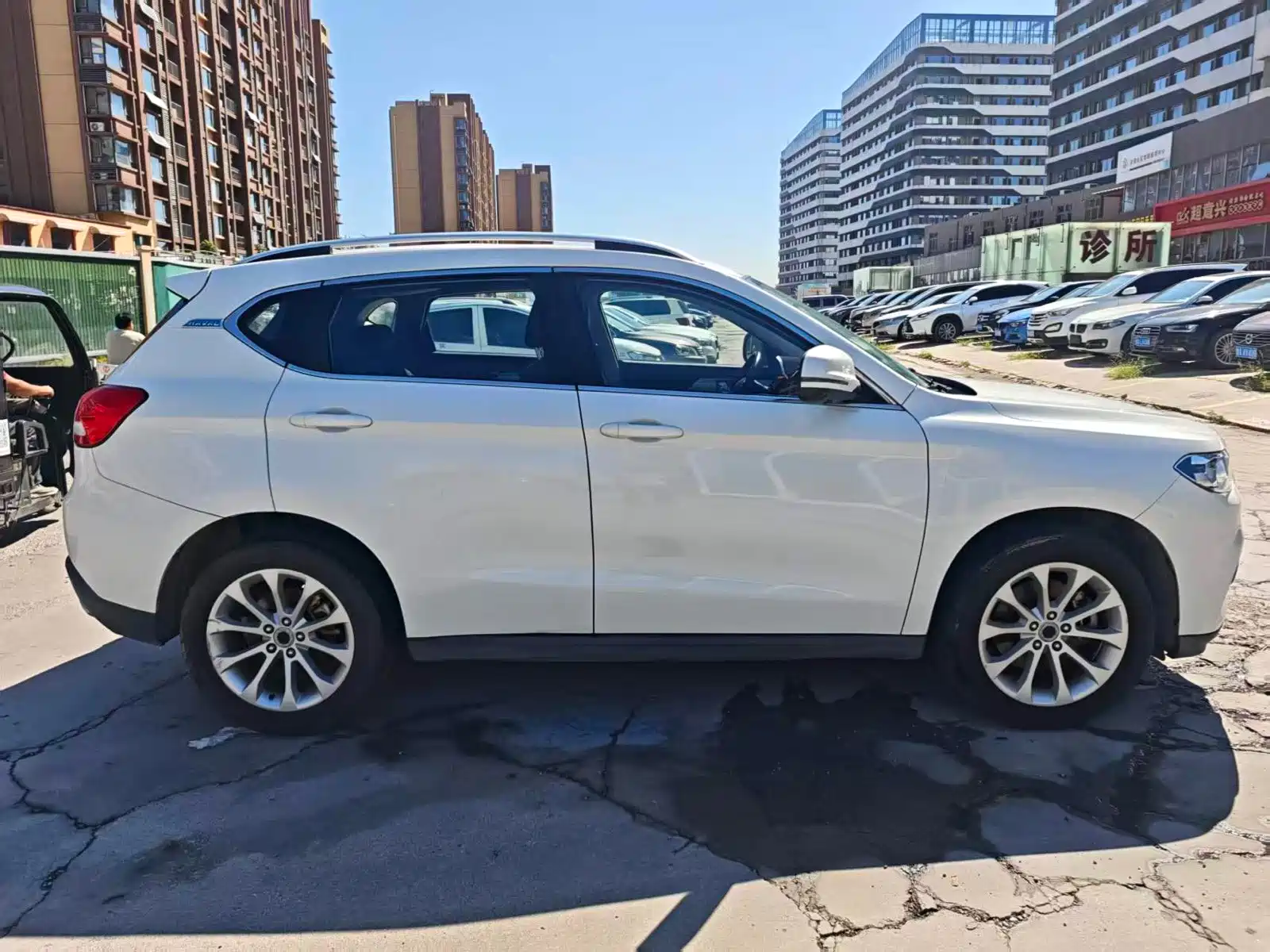 Photo 3 - Haval H2