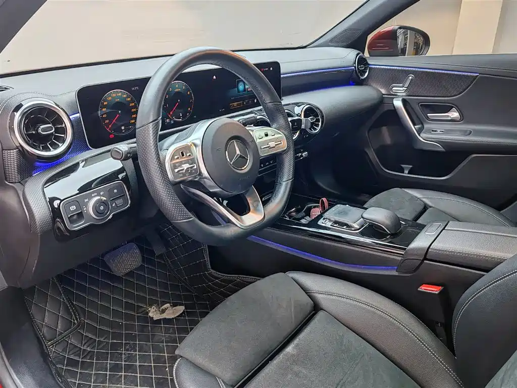 Mercedes-Benz A-Class 2019 A 200 L Sport Sedan фото 17