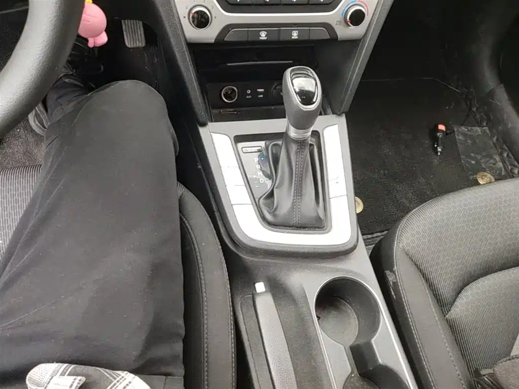 Hyundai Elantra 2016 Model 1.6L Automatic Smart Elite фото 10