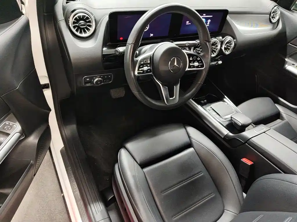 Mercedes-Benz GLA 2023 2023 GLA 220