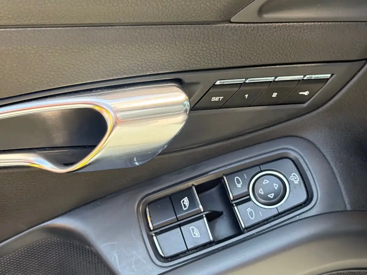 Porsche Boxster 2015 Boxster Style Edition 2.7L фото 14