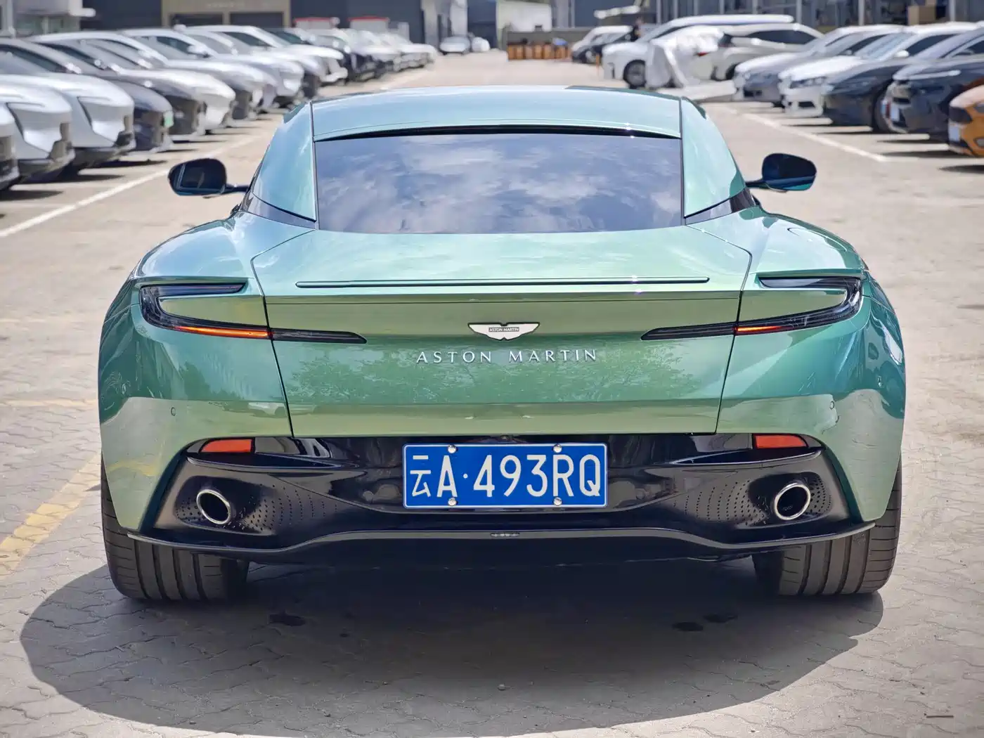 Aston Martin DB12 2024 2025 4.0T V8 Coupe