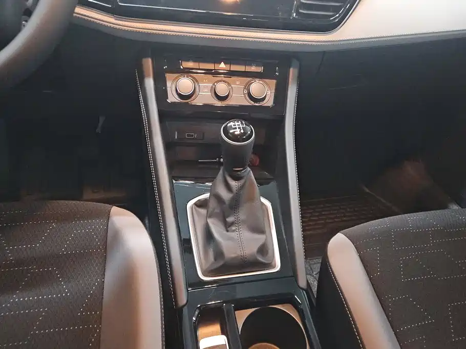 Jetta VS5 2025 2024 280TSI Manual Pioneer Edition