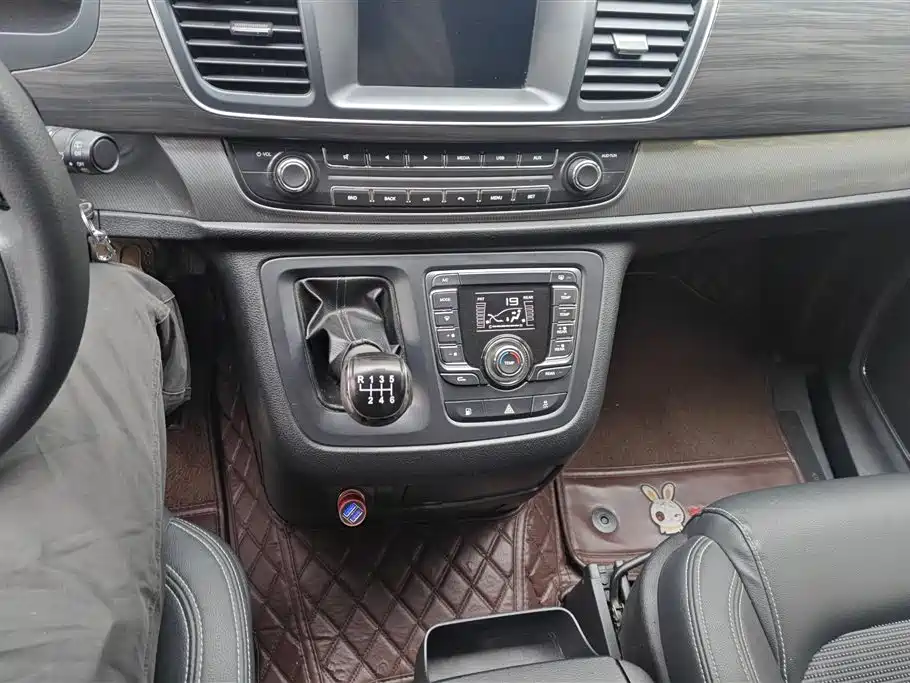 SAIC Maxus Maxus G10 2018 PLUS 1.9T Manual Elite Edition Diesel фото 16